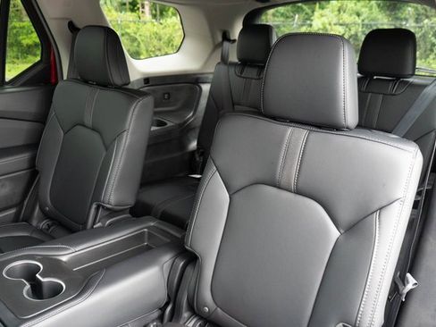 New 2025 Honda Pilot EX-L image 18