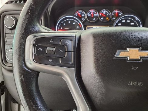 Used 2022 Chevrolet Silverado 2500 Custom w/ Custom Value Package AWD/4WD image 9