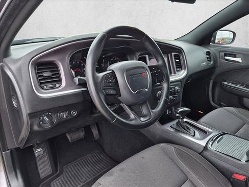 Used 2019 Dodge Charger SXT w/ Blacktop Package RWD image 10