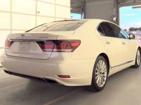 Used 2013 Lexus LS 460 AWD w/ Comfort Pkg image 2