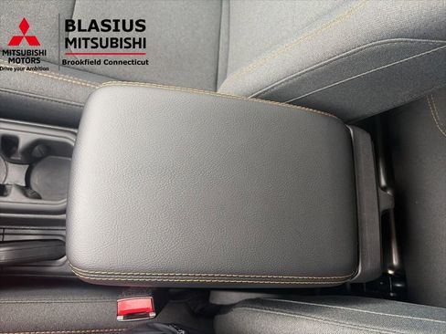 Used 2025 Jeep Wrangler Unlimited Sahara w/ Safety Group image 28