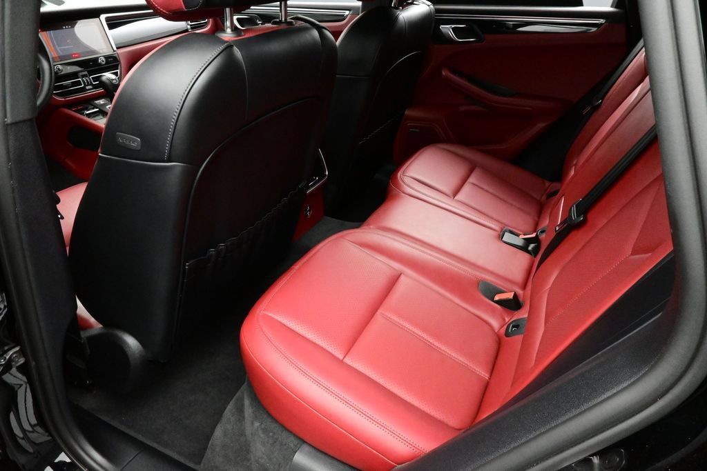 Certified 2023 Porsche Macan S AWD/4WD image 15