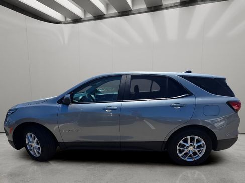 Used 2023 Chevrolet Equinox LS w/ LS Convenience Package AWD/4WD image 3