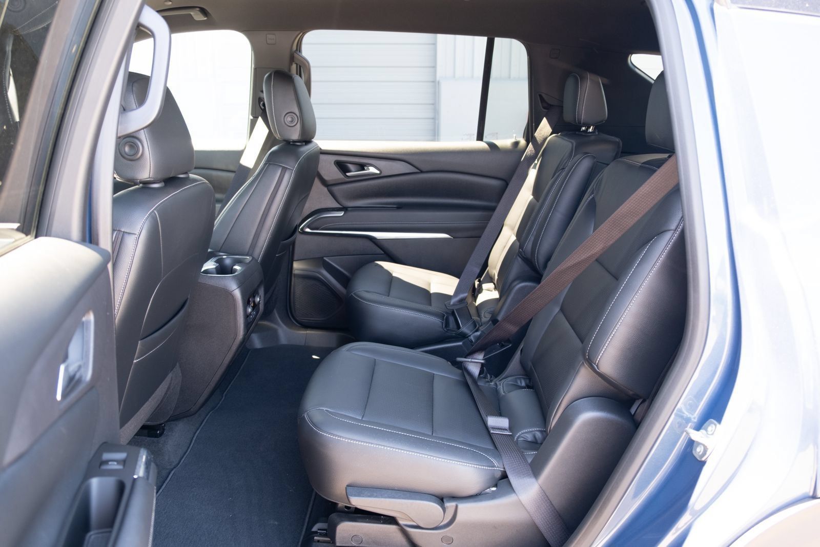 Used 2025 Chevrolet Traverse LT w/ Driver Confidence Package AWD/4WD image 14