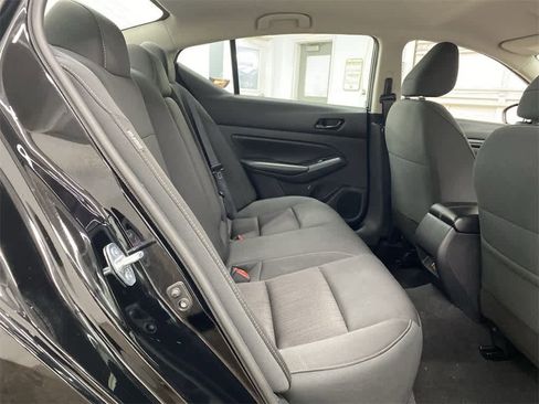 Used 2024 Nissan Altima 2.5 SV image 18