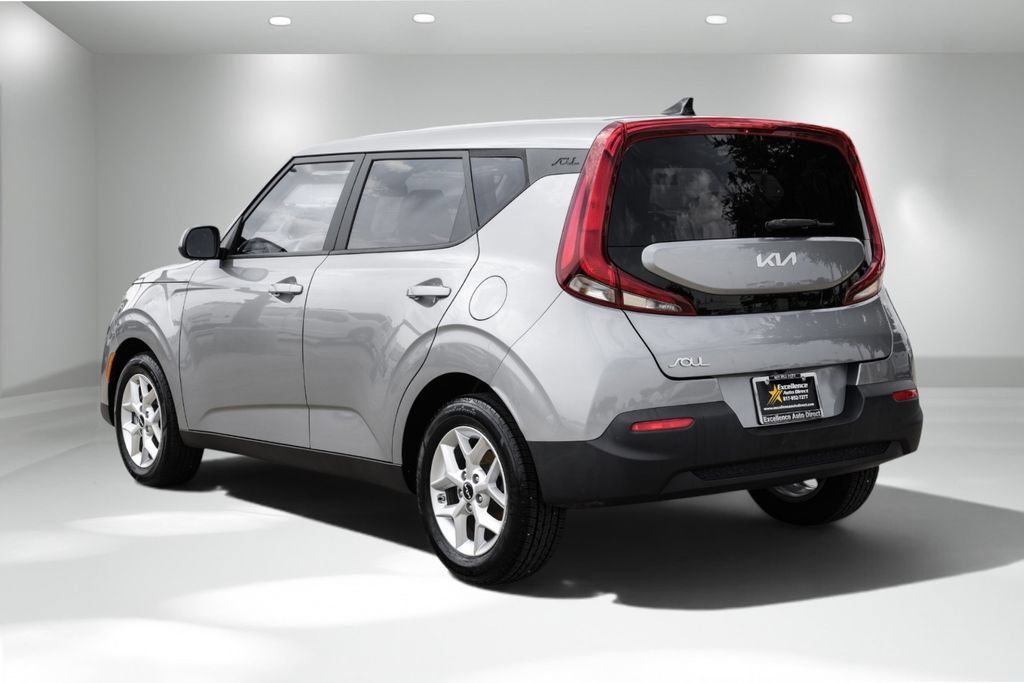 Used 2022 Kia Soul LX w/ Technology Package FWD image 10
