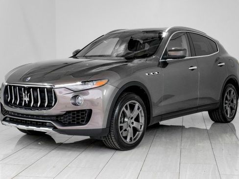 Used 2017 Maserati Levante S image 4