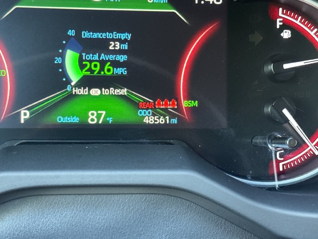 Used 2024 Toyota RAV4 XLE FWD image 33