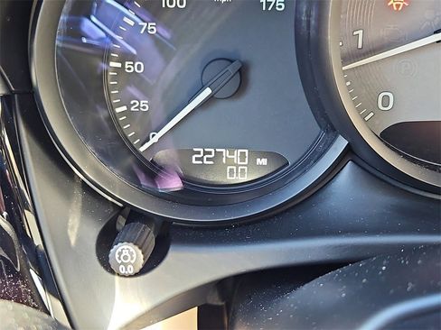 Certified 2023 Porsche Macan S image 14