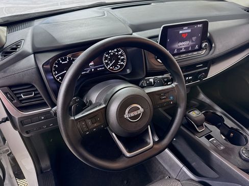 Used 2024 Nissan Rogue SV image 22