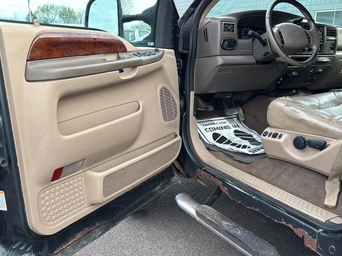 Used 2001 Ford Excursion Limited image 9