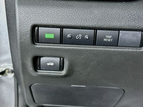Used 2025 Nissan Sentra S FWD image 17