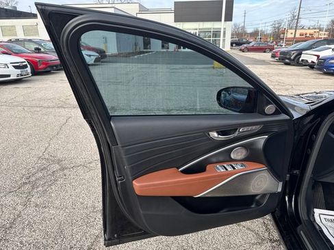 Used 2019 Kia K900 Luxury w/ VIP Package image 16