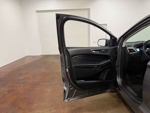 Used 2024 Ford Edge Titanium image 54