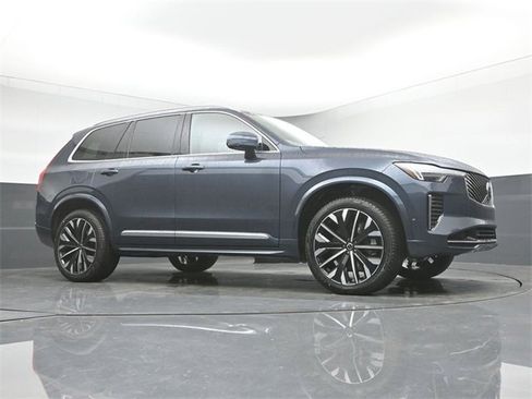 New 2026 Volvo XC90 T8 Plus image 41