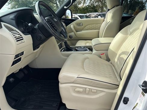 Used 2024 INFINITI QX80 Sensory w/ All-Season Package image 11