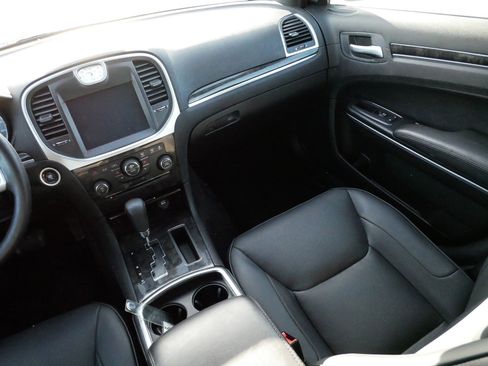 Used 2013 Chrysler 300 C w/ Light Group image 11