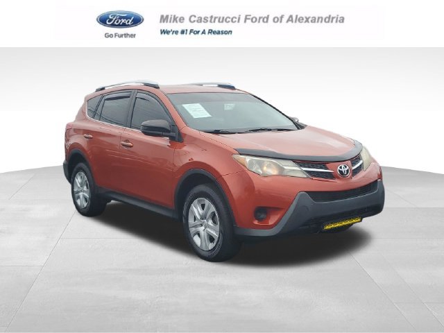 Used 2015 Toyota RAV4 LE FWD image 1