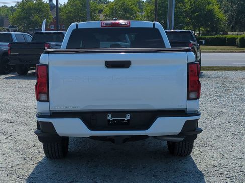 Used 2023 Chevrolet Colorado LT RWD image 9