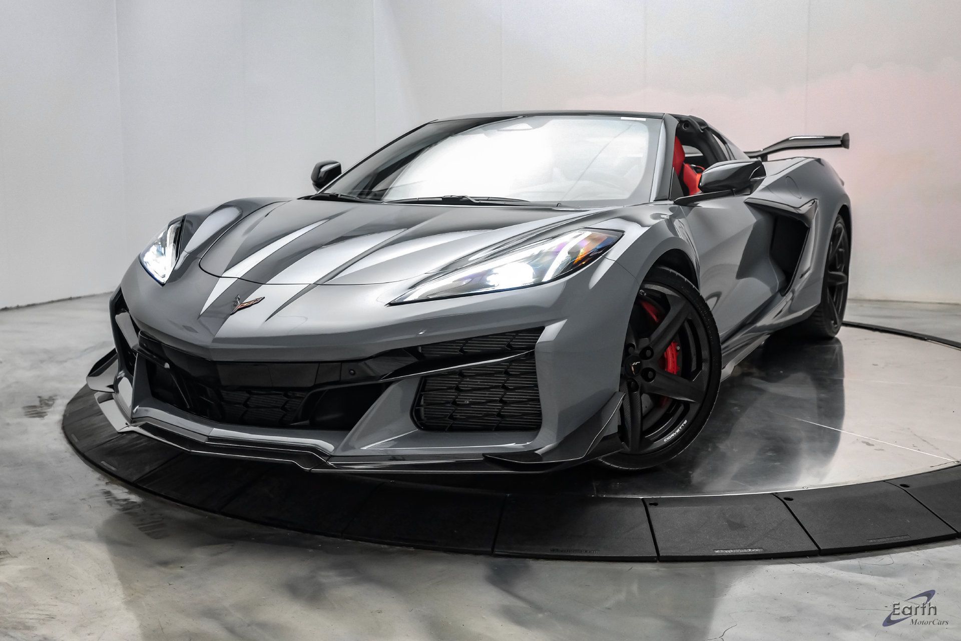 Used 2025 Chevrolet Corvette Z06 w/ Z07 Performance Package RWD image 7