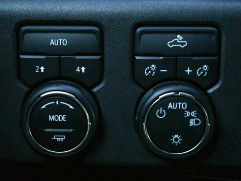 Used 2023 Chevrolet Silverado 1500 LT image 15