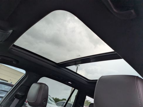 Used 2022 Cadillac XT6 Premium Luxury w/ Technology Package FWD image 25