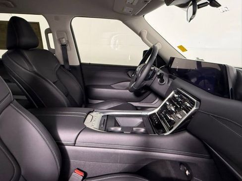 Used 2025 Nissan Armada SV RWD image 49