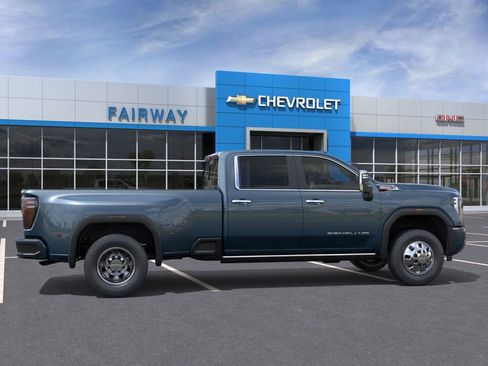 New 2026 GMC Sierra 3500 Denali w/ Denali Reserve Package AWD/4WD image 5