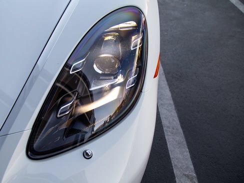Certified 2024 Porsche 718 Cayman RWD image 9