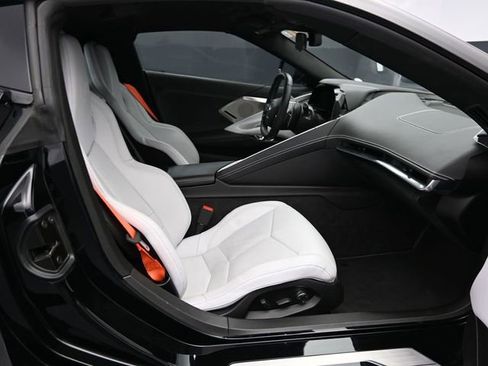 Used 2023 Chevrolet Corvette Stingray Preferred Cpe w/ Body-Color Dual Roof Package image 39