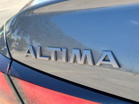 Used 2025 Nissan Altima 2.5 SV FWD image 6