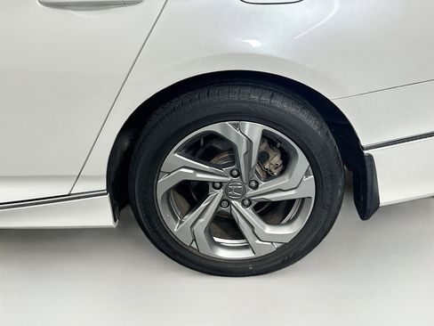 Used 2018 Honda Accord EX-L image 11