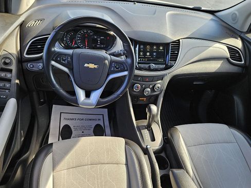 Used 2019 Chevrolet Trax LT w/ Driver Confidence Package FWD image 4