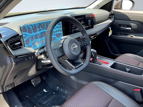 New 2025 Nissan Kicks SR image 6