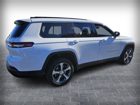 Used 2025 Jeep Grand Cherokee L Limited image 5