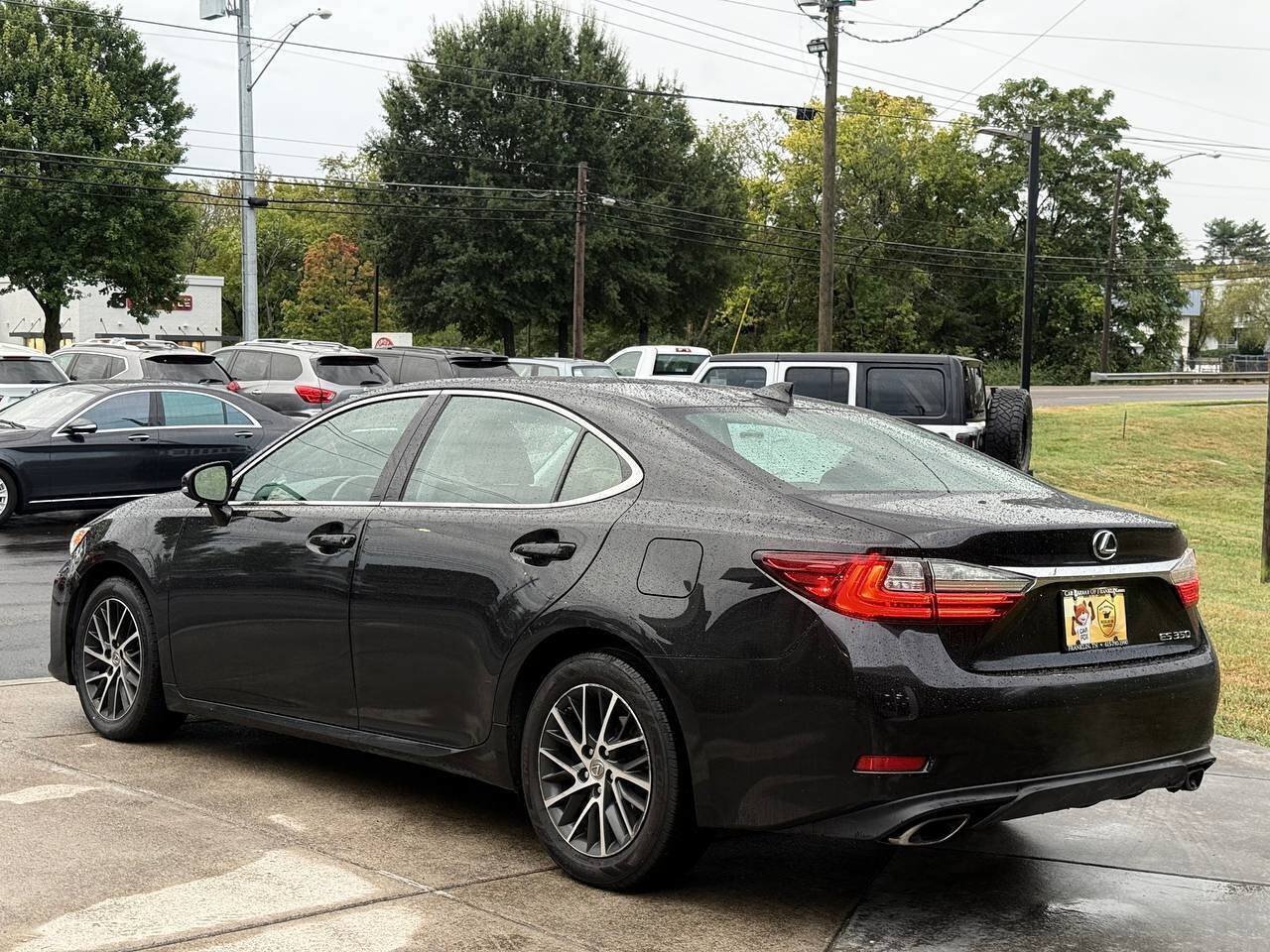 Used 2017 Lexus ES 350 w/ Navigation System Package FWD image 4