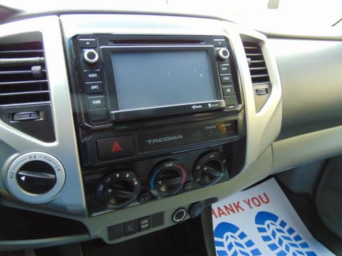 Used 2015 Toyota Tacoma 4x4 Double Cab w/ TRD Off-Road Package image 32