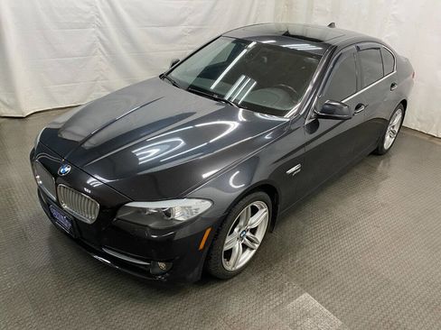 Used 2011 BMW 550i xDrive Sedan image 5