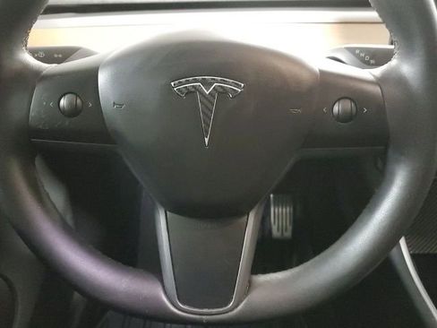 Used 2020 Tesla Model Y Long Range image 16