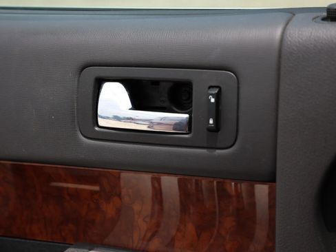 Used 2009 Ford Flex Limited FWD image 44