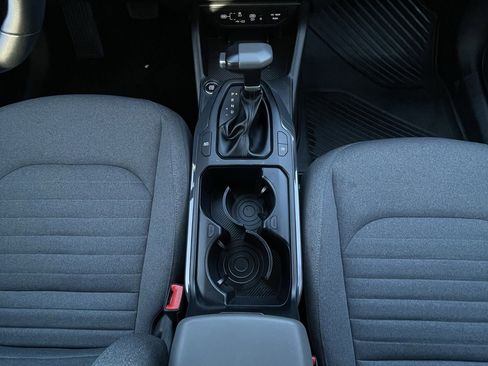 Used 2025 Kia K4 EX image 18