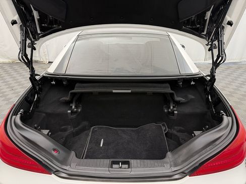 Used 2017 Mercedes-Benz SL 550 image 34