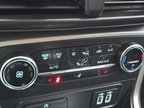 Used 2021 Ford EcoSport SES image 17