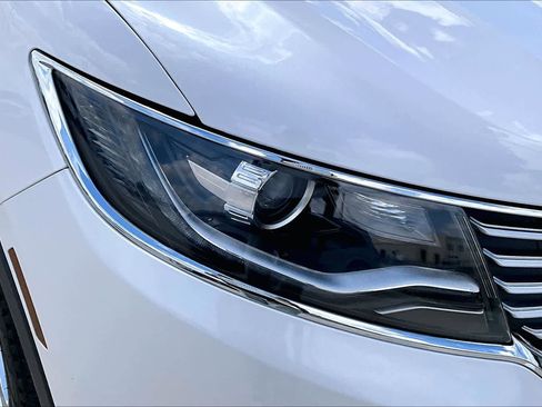 Used 2018 Lincoln MKX Reserve w/ Driver Assistance Package FWD image 27