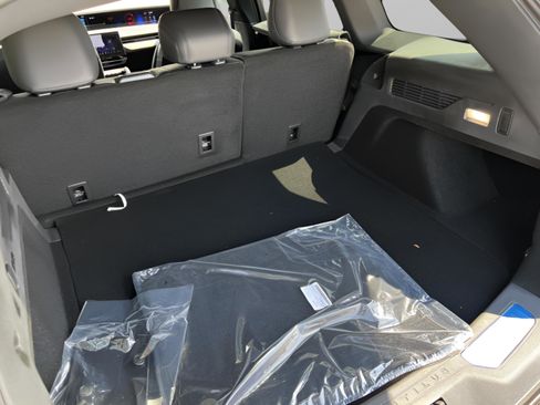 New 2025 Lincoln Nautilus Reserve w/ Jet Appearance Package image 33