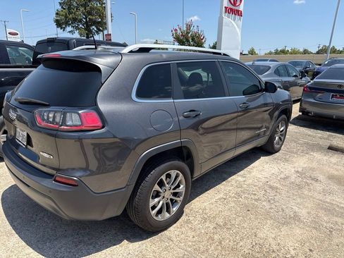 Used 2019 Jeep Cherokee Latitude Plus FWD image 4