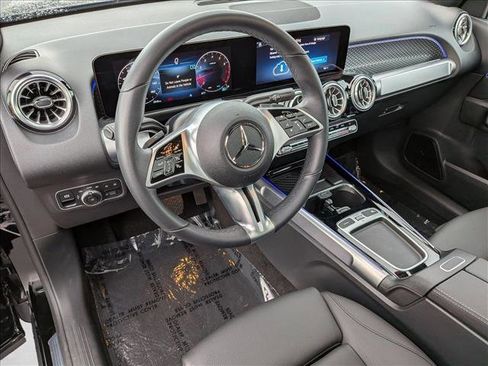 Certified 2025 Mercedes-Benz GLB 250 image 10