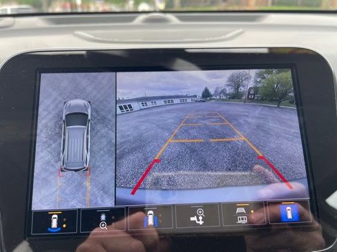 Used 2023 Chevrolet Equinox Premier image 30