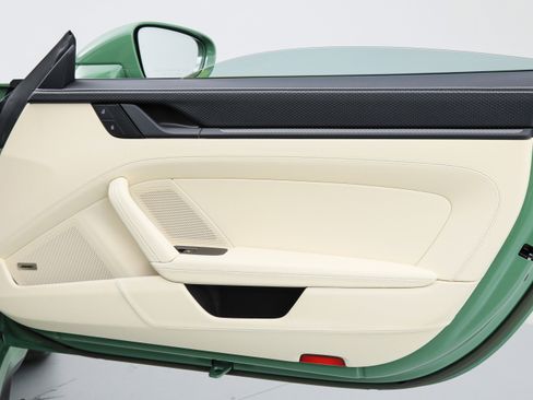 Used 2022 Porsche 911 GT3 image 21