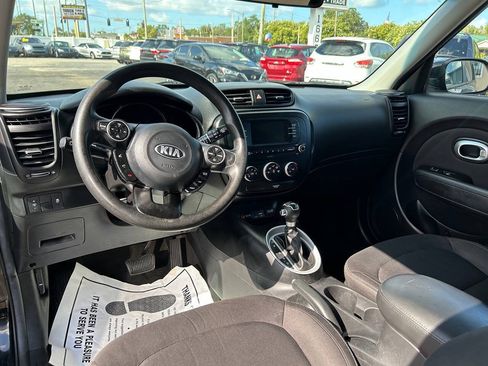 Used 2017 Kia Soul FWD image 10